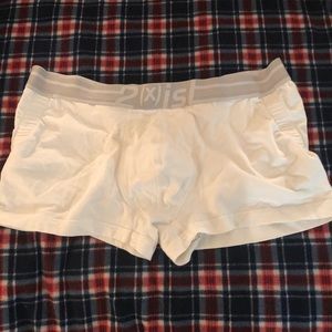 2XIST WHITE LARGE BOXER BRIEFS. BUTT LIFT. EUC.